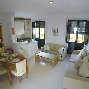 https://en-el-corazon-de-sevilla-junto-a-la-giralda-wifi.es-andalucia.com